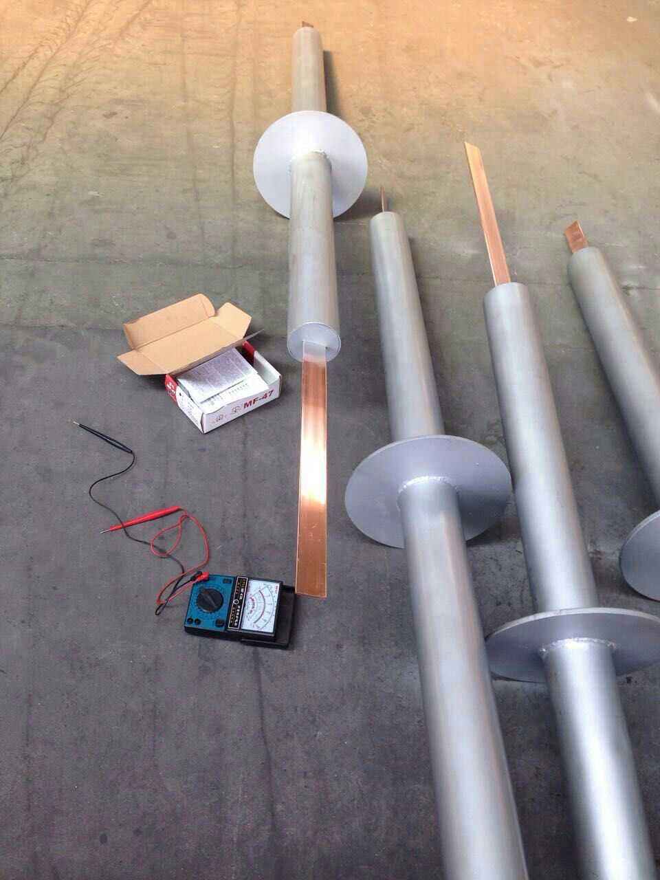 接地引出裝置